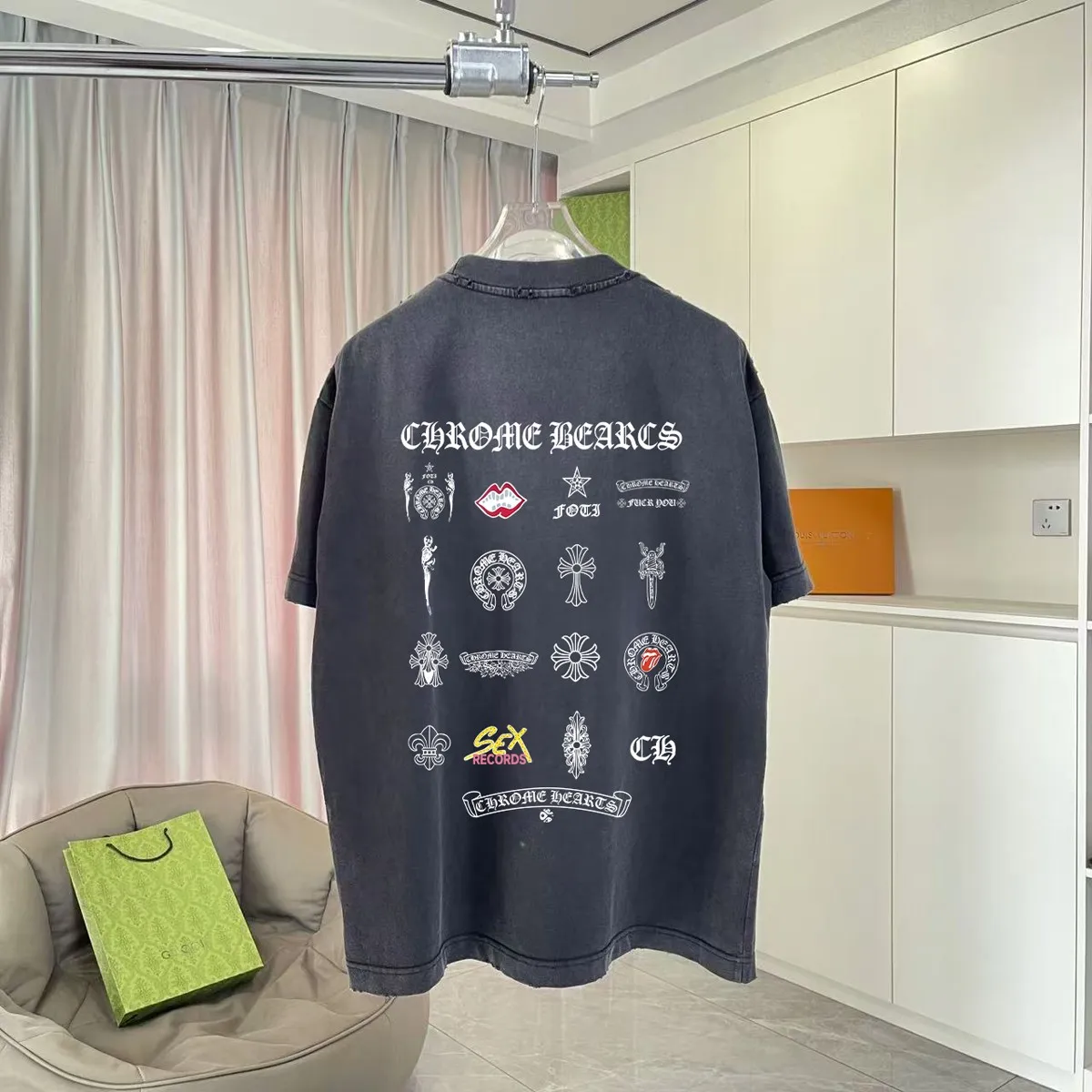 🅿️190 ch Crow* 2025 summer new style, washed, distressed, spray-painted, Sanskrit cross print, short-sleeved T-shirt, customized fabric 320g, same style for men and women, size: S M L XL XXL five sizes, color: black, gray, gradient black, gradient red
